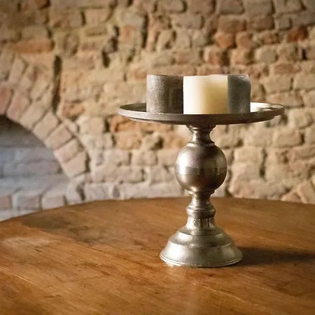 Il Castello فندق تْشيرتالدو